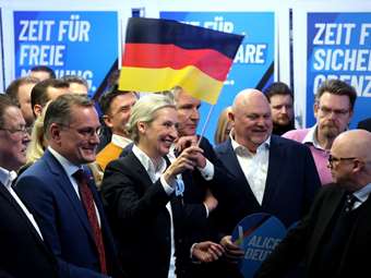 Γερμανία: Με... κρατικό χρήμα η συμμετοχή της ακροδεξιάς AfD σε γκαλά της νεολαίας των Ρεπουμπλικανών των ΗΠΑ