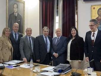 Επαναφέρει το ΕΒΕΠ την πρότασή του για επιβολή "πλαφόν" στους ναύλους διαμετακόμισης