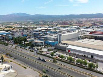 Πώς η ELVALHALCOR κατάφερε να αυξήσει πωλήσεις σε μια δύσκολη αγορά