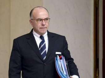 Ο Μακρόν συναντά Σαρκοζί και Ολάντ και "βλέπει" τον κεντροαριστερό Καζνέβ για την πρωθυπουργία