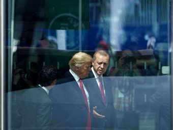 Συνάντηση Ερντογάν και Τραμπ στη Χάγη με επίκεντρο την εκεχειρία, τις επενδύσεις και τις διμερείς σχέσεις