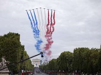 Δημοσκόπηση: Ένας στους δύο Γάλλους πιστεύει ότι οι ΗΠΑ θα γίνουν στρατιωτική "απειλή" για τη Γαλλία