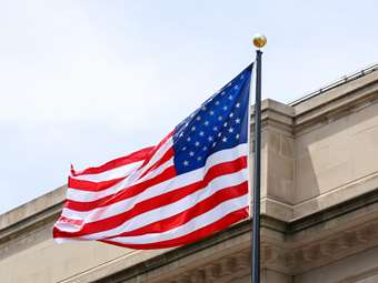 Μικρές μεταβολές στις υπηρεσίες των ΗΠΑ τον Νοέμβριο - Πτώση στις παραγγελίες