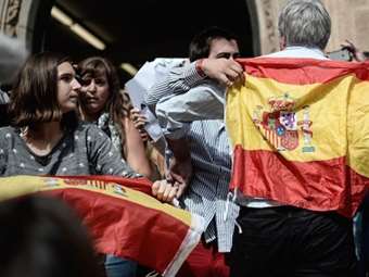 Ισπανία-δημοσκόπηση: Το Λαϊκό Κόμμα θα μπορούσε να εξασφαλίσει την απόλυτη πλειοψηφία μαζί με το Vox