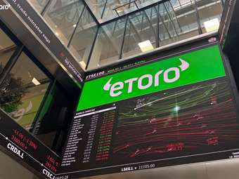 eToro: Πώς λειτουργεί η ψηφιακή επενδυτική πλατφόρμα και γιατί η εκπαίδευση είναι κρίσιμη