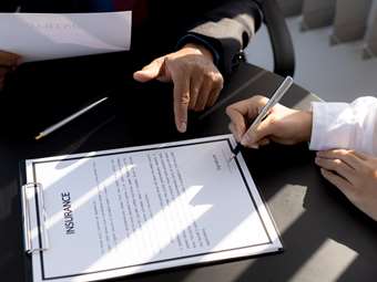 Γύρισε η χρονιά για τις ασφαλιστικές - Πού βρίσκεται η διαπραγμάτευση για τις φετινές αυξήσεις