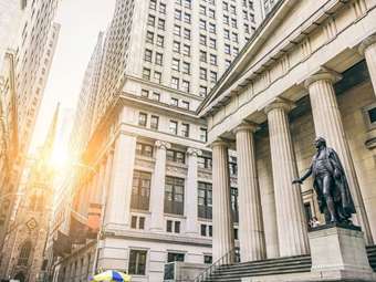 Wall: Περιορίζει τα κέρδη της μετά τα αδύναμα στοιχεία για τις ιδιωτικές μισθοδοσίες