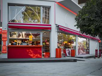 efood local: Το efood καλωσορίζει το δεύτερο κατάστημα νέας γενιάς, ενισχύοντας τη φυσική του παρουσία στην αγορά