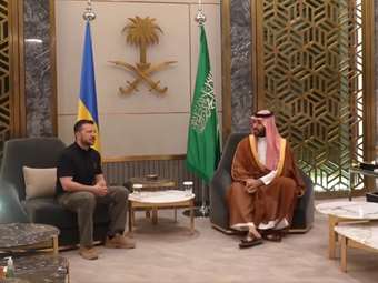 Συνάντηση με τον πρίγκιπα διάδοχο της Σαουδικής Αραβίας είχε ο Ζελένσκι