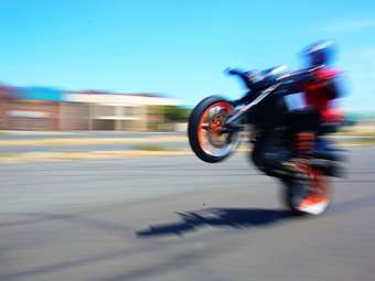 Οδηγός μοτοσικλέτας σόκαρε τους αστυνομικούς με 86 παραβάσεις