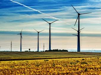 Το παράδοξο της αγοράς ρεύματος: Κόβονται ΑΠΕ αλλά μπαίνουν ακριβές μονάδες αερίου – Γιατί κινδυνεύουμε με μπλακ άουτ