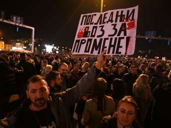 Η Ρωσία ανησυχεί για σενάριο χάους στην Σερβία - Κατευναστικά μέτρα από την σερβική ηγεσία