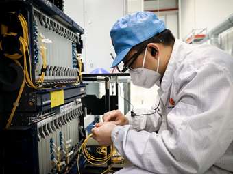 Huawei: Μικρή αύξηση στα έσοδα το 2022, βουτιά στα κέρδη