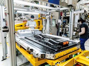 Αυτές είναι οι εταιρείες στην Ευρώπη που φτιάχνουν μπαταρίες αυτοκινήτων