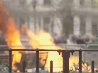 Άνδρας αυτοπυρπολήθηκε έξω από δικαστήριο όπου δικάζεται ο Τραμπ στη Νέα Υόρκη