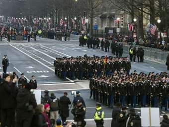 ΗΠΑ: Σχέδια για στρατιωτική παρέλαση στα 79α γενέθλια του Τραμπ με 6.600 στρατιώτες και 50 ελικόπτερα
