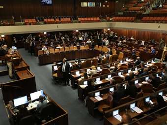 Ισραήλ: Πρόταση μομφής Κέντρου και Κεντροαριστεράς κατά Νετανιάχου, με τη στήριξη και υπερορθόδοξων εβραίων