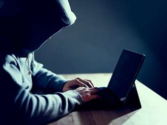 NYT: Στόχος χάκερ της Κίνας η οικογένεια Τραμπ και βοηθοί του Μπάιντεν