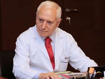 Μehmet Haberal: Ο "πατέρας των μεταμοσχεύσεων" στην Τουρκία μιλά στο Capital.gr