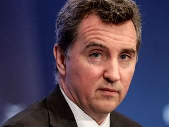 Γιατί έχουν κολλήσει οι ιδιωτικές επενδύσεις στην Ελλάδα - Οι προειδοποιήσεις Costello