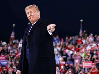 Ξεσπά η Στόρμι Ντάνιελς για τον Ντόναλντ Τραμπ: "Βάλτε τον στη φυλακή"