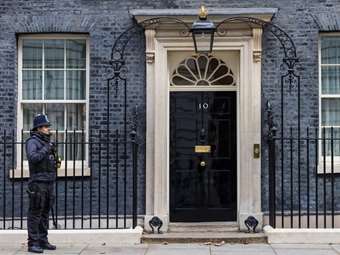 Λονδίνο: Θεμελιώδεις διαφορές αλλά και μπίζνες με τον Τραμπ