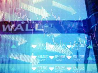 Wall: Απώλειες της τάξης του 1% έφερε ο "καυτός" πληθωρισμός στις ΗΠΑ