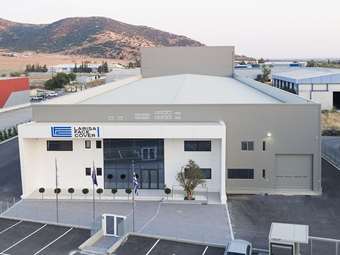 L.F.C.: Πώς το πρώτο ελληνικό εργοστάσιο ιατρικών μασκών "καίει" χρήμα