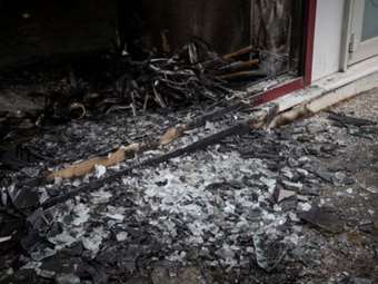 Eμπρηστική επίθεση με γκαζάκια στο σπίτι του πρώην προέδρου του ΕΟΔΑΣΑΑΜ, Χρ. Παπαδημητρίου