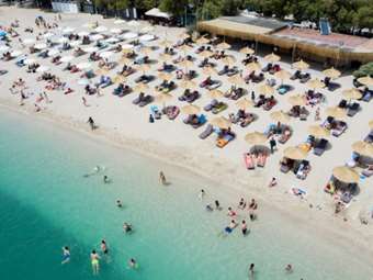 Η Ελλάδα δεύτερη σε Γαλάζιες Σημαίες μεταξύ 52 χωρών στον κόσμο