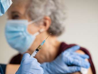 ΠΟΥ: Η Covid-19 εξακολουθεί να προκαλεί 1.700 θανάτους την εβδομάδα