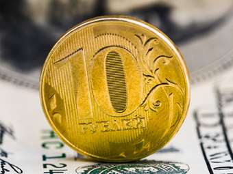 Ενισχύεται το ρούβλι ενόψει της επιστροφής της Κεντρικής Τράπεζας στα forex