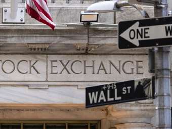 Wall: Κέρδη άνω του 1% με στήριξη από τα στοιχεία για την αγορά εργασίας