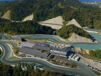 Οδηγώντας Porsche 911 GT3 RS στην κορυφαία ιδιωτική πίστα του κόσμου (video)