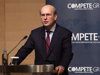 Έκθεση Ανταγωνιστικότητας ΠΥΞΙΔΑ 2024: Τροχοπέδη η γραφειοκρατία - Τι εξετάζουν οι επιχειρήσεις για να επενδύσουν