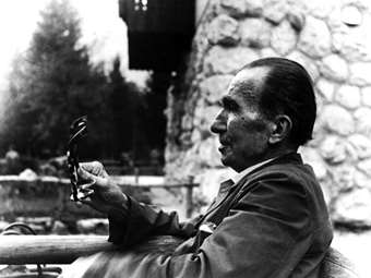 Νίκος Καζαντζάκης, ο άνθρωπος που πάλεψε με τα σκοτάδια του για να βρει μια στάλα φως