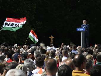 Ο Όρμπαν "κάνει εξορκισμό" στην Ευρώπη