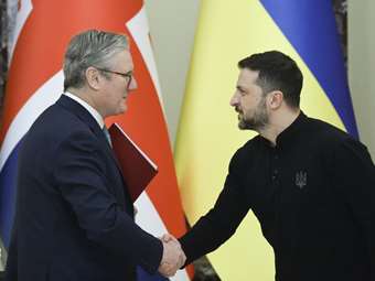 Στάρμερ: Ο Ζελένσκι είναι ο δημοκρατικά εκλεγμένος ηγέτης της Ουκρανίας