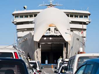 Ελλάδα: Τι ισχύει για την μεταφορά ηλεκτρικών αυτοκινήτων στα πλοία
