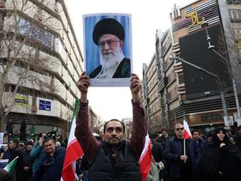 Ιράν: Υπόσχεται "γρήγορες" και "δημόσιες" δίκες - "Θάνατος στην Αμερική" φωνάζουν οι υποστηρικτές του καθεστώτος