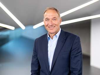 CEO μεγάλης φίρμας θεωρεί "λάθος" τη διακοπή της εξέλιξης των θερμικών κινητήρων