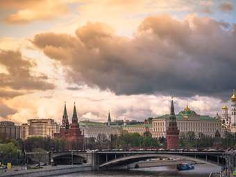 Κρεμλίνο για αντικυβερνητικές διαδηλώσεις στη Σερβία: Ίσως είναι μια απόπειρα "έγχρωμης επανάστασης"