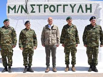 Επιτηρητικά φυλάκια στο Καστελλόριζο επισκέφθηκε ο Ν. Δένδιας