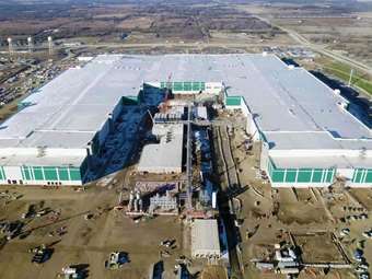 Ετοιμάζεται το μεγαλύτερο εργοστάσιο μπαταριών για ηλεκτρικά αυτοκίνητα στον κόσμο