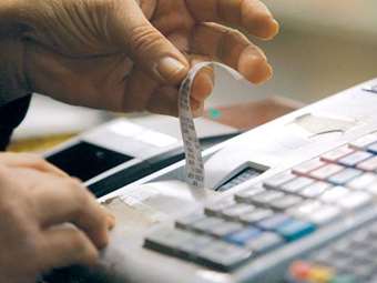 Περισσότερες από 200.000 καταγγελίες για πλαστές αποδείξεις και κόλπα φοροδιαφυγής