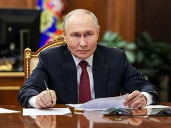 Ο Πούτιν καταργεί το πόθεν έσχες για τους Ρώσους δημόσιους λειτουργούς