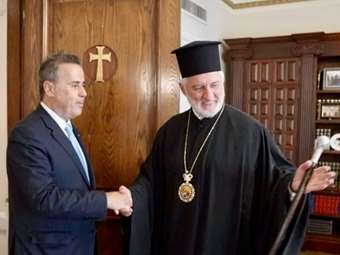 Συνάντηση του Στ. Παπασταύρου, με τον Αρχιεπίσκοπο Αμερικής Ελπιδοφόρο