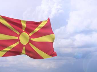 Η νέα Επίτροπος για τη Διεύρυνση της ΕΕ καλεί τη Β. Μακεδονία να αλλάξει το Σύνταγμά της