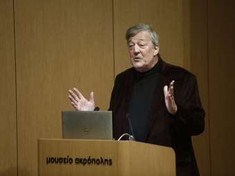 Ομιλία Στίβεν Φράι για την επανένωση των Γλυπτών του Παρθενώνα