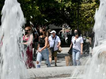 Νέο έκτακτο δελτίο επιδείνωσης καιρού: Από την Τετάρτη καύσωνας με 43άρια